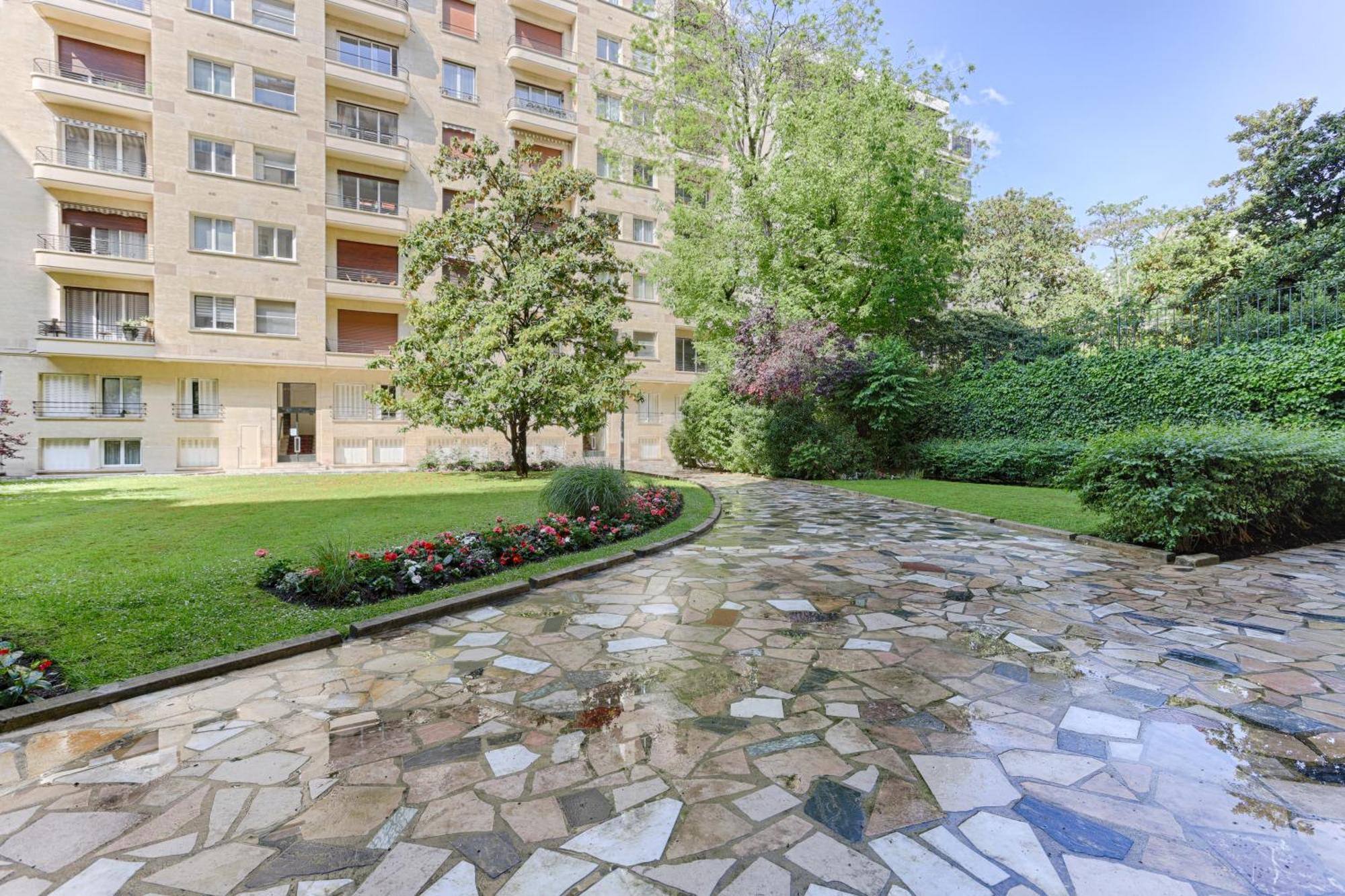 Luxury Trocadero 2br * Parijs
