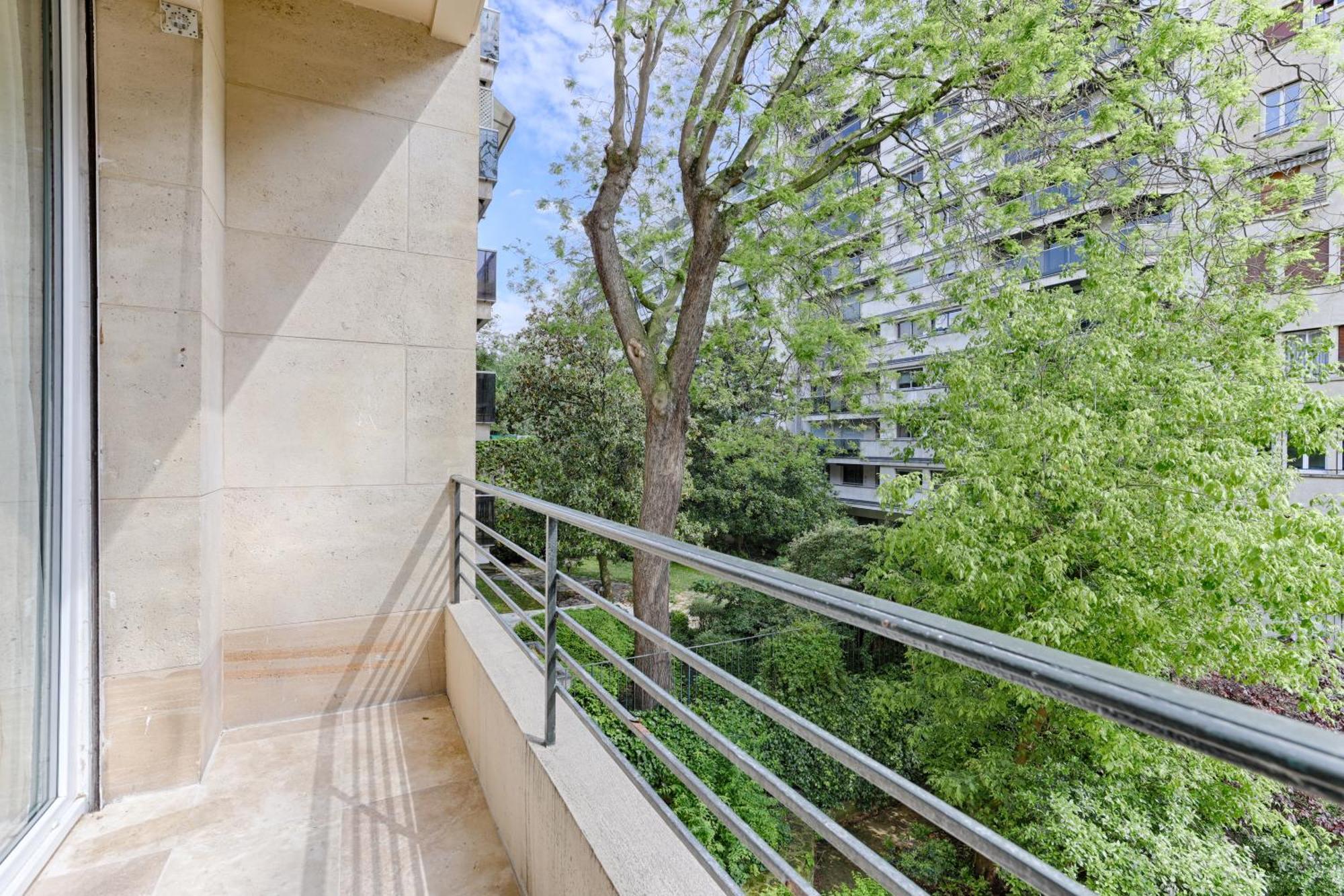 Luxury Trocadero 2br Parijs